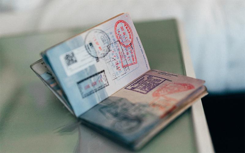 Bạn cần chuẩn bị đầy đủ các giấy tờ cần thiết để xin Visa du lịch Ấn Độ.